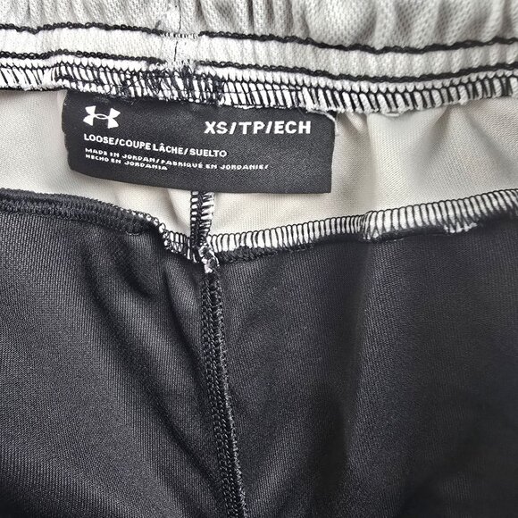 Under Armour Youth XS Loose Fit Athletic Shorts Black & White Mesh Polyester - Picture 3 of 5